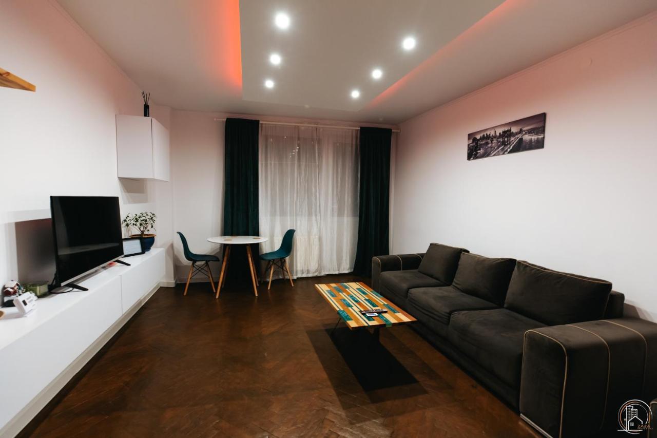 Zaza Apartament - Central Area, With Balcony Targu Jiu Exterior photo