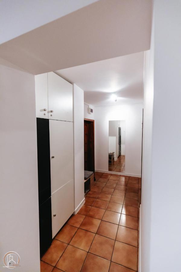 Zaza Apartament - Central Area, With Balcony Targu Jiu Exterior photo