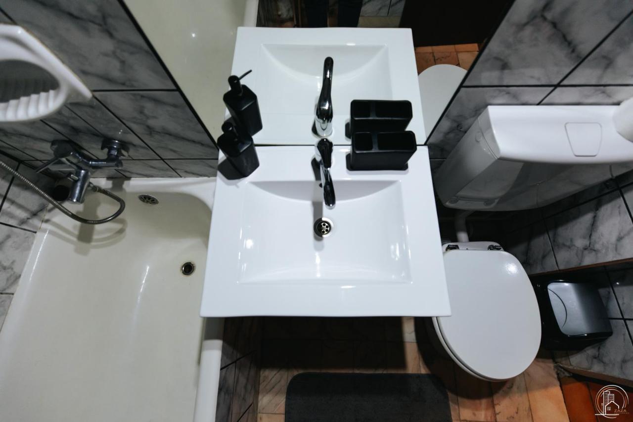 Zaza Apartament - Central Area, With Balcony Targu Jiu Exterior photo