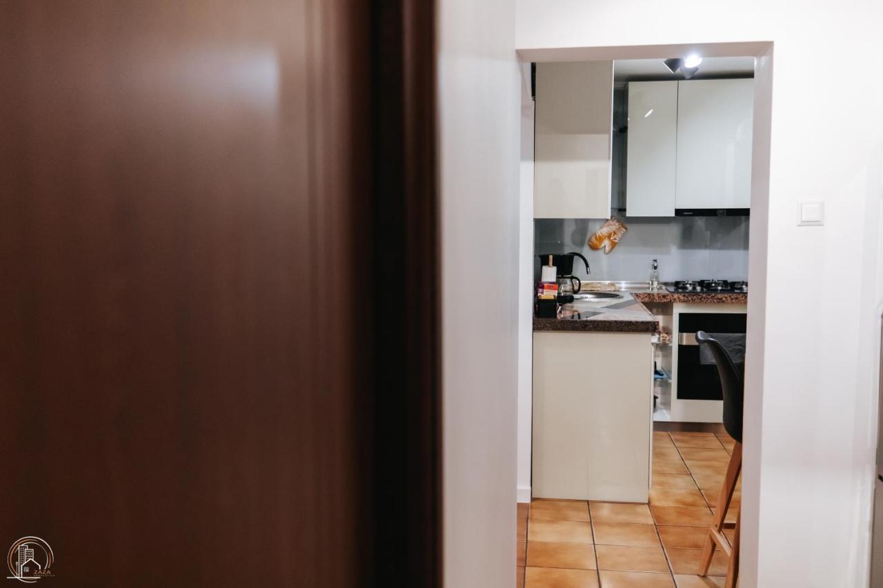Zaza Apartament - Central Area, With Balcony Targu Jiu Exterior photo