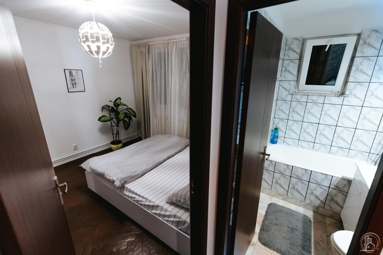 Zaza Apartament - Central Area, With Balcony Targu Jiu Exterior photo