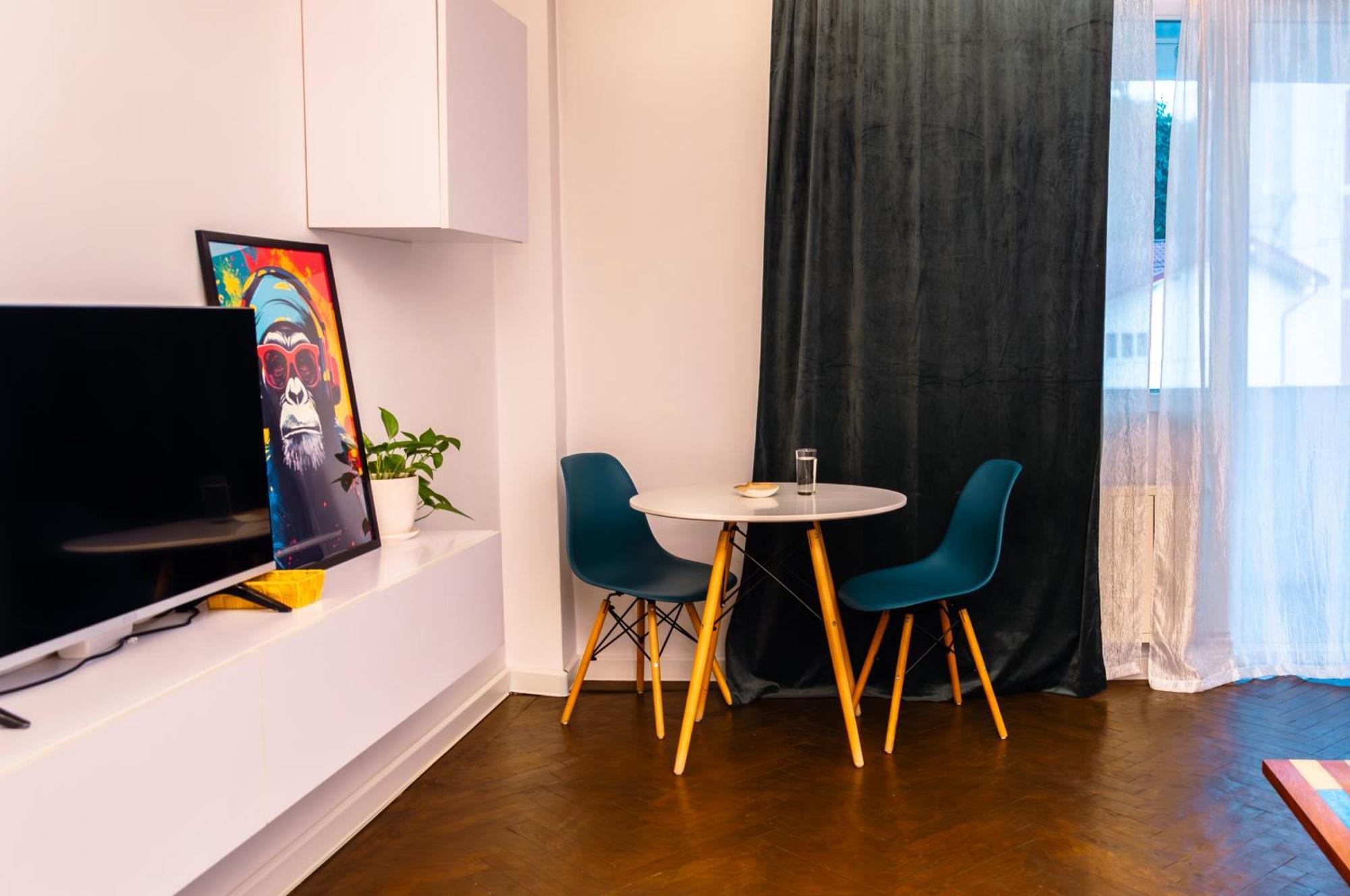 Zaza Apartament - Central Area, With Balcony Targu Jiu Exterior photo